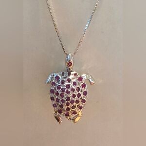 CHAPAL ZENRAY NATURAL RUBY, STERLING 925 TURTLE PENDANT/PIN W/CHAIN 18 IN 11 GR